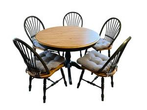 lot 456 image: 40-inch Round Breakfast Nook Table & Chairs w Additional 10-inch Leaf in Nice Condition