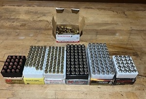 lot 499 image: Ammo Lot - Winchester 9mm Luger 115 g  Hornady 40 S&W 165 gr  UMC 9mm 115 gr  Winchester 9mm Luger 147 gr  Hornady 40 S&W 175 gr  Federal 40 S&W 155 gr  Winchester 40 S&W JHP