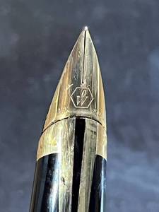 lot 509 image: WATERMAN Edson Fountain Pen (BurgundyWine), 18K Gold Nib, Medium Point