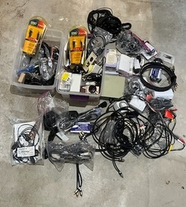 lot 519 image: Huge Lot of Computer Cables and More