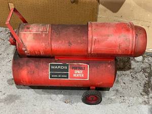 lot 608 image: Vintage WARDS (Model 89-21300) Portable Space Heater (Untested)