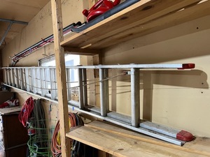 lot 622 image: Heavy Duty Aluminum Extension Ladder