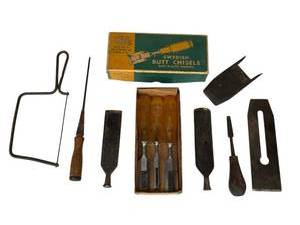 lot 652 image: Nice Vintage GENSCO Swedish Butt Chisels and More
