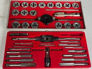 lot 661 image: Vintage Craftsman KROMEDGE Tap & Hexagon Die Set in Good Condition