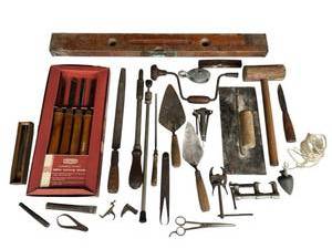 lot 665 image: Neat Lot of Antique & Vintage Hand Tools
