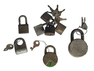 lot 666 image: Great Lot of Antique & Vintage Padlocks including HURD Lock (Detroit), Five Star, Wise Lock, and CORBIN