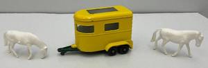 lot 16 image: 1960s Original Matchbox Lesney N0.43 Pony Trailer