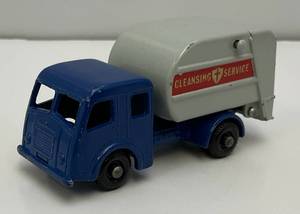 lot 27 image: 1960s Original Matchbox Lesney N0. 15 Tippax Refuse Collector