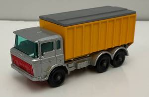 lot 30 image: 1960s Original Matchbox DAF Lesney N0.  47 Tipper Container Truck