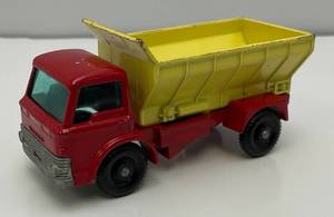 lot 37 image: 1960s Original Matchbox Lesney N0. 70 Grit-Spreading Truck