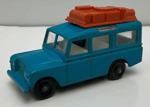 lot 39 image: 1960s Original Matchbox Lesney N0. 12 Land Rover Safari