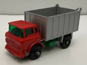 lot 43 image: 1960s Original Matchbox Lesney N0. 26 Tipper Truck