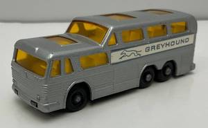 lot 48 image: 1960s Original Matchbox Lesney N0. 66 Greyhound Coach