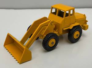 lot 70 image: 1960s Original Matchbox Lesney N0. 69 Tractor Shovel