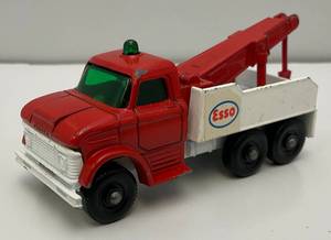 lot 84 image: 1968 Original Matchbox Lesney Esso N0.  71 Ford Heavy Wrecker