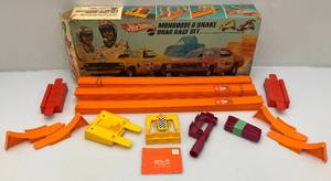 lot 99 image: 1969 Hot Wheels #6438 mongoose & Shark Drag RaceIn original Box (Missing Catalog, Instrructions & Cars )Box Beat Up