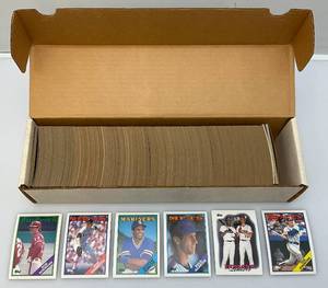 lot 127 image: 1980s TOPPS Baseball Cards (Unsorted)