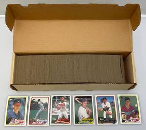 lot 130 image: 1980s TOPPS Baseball Cards (Unsorted)