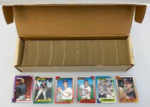 lot 135 image: 1990s TOPPS Baseball Cards (Unsorted)