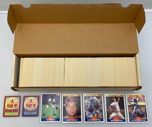 lot 149 image: 1980s Score Baseball Cards (Unsorted)