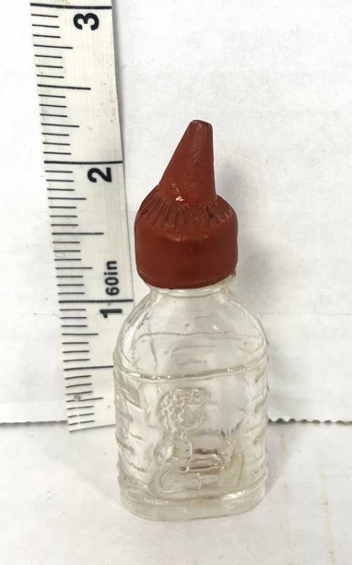 lot 8 image: 1950s Miniature Baby Doll Bottle