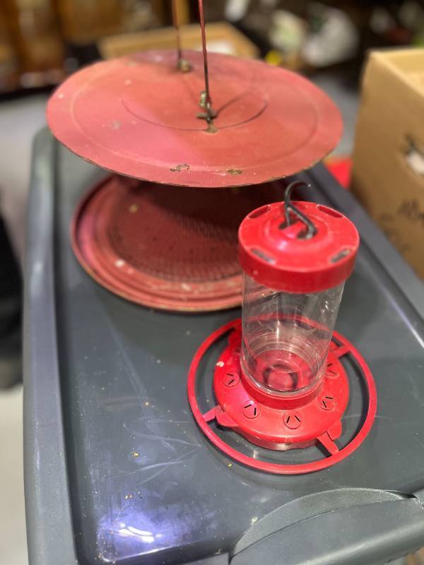 lot 82 image: 2 Bird Feeders