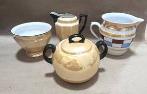 lot 71 image: 4 Pieces of Czech Lustreware