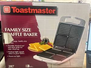 lot 76 image: Barely Used Toastmaster Waffle Baker