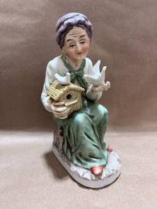 lot 102 image: Vintage Ardco Fine quality Porcelain Lady and Birds