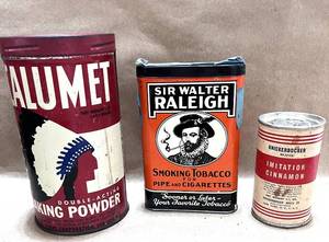 lot 111 image: Set of 3 Vintage Tins