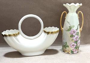 lot 116 image: Vintage Lenox Wedding vase and Austria Vase from 1913