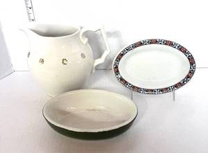 lot 19 image: Vintage Hall Pitcher Hall Dish and Mayer China Dish