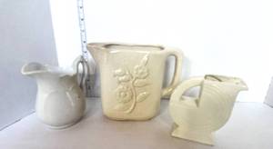 lot 5 image: 3 Vintage Pottery Pitchers