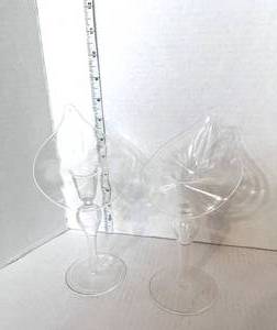 lot 36 image: Two Cala lily Bud Vases