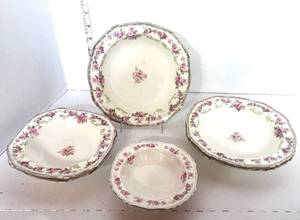 lot 11 image: 6 Alfred Meakin Rose Bower Miscellaneous Dinner Pieces