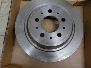 lot 27 image: CARQUEST 4 ct Brake Rotors BDRYH145...