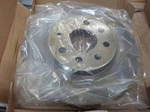 lot 30 image: CARQUEST 2 ct Premium Brake BDR1453...