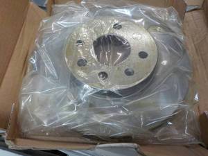 lot 31 image: CARQUEST 3 ct Premium Brake BDR1453...