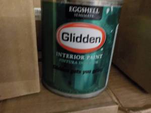 lot 115 image: 8 qts Glidden Paint- your choice of...