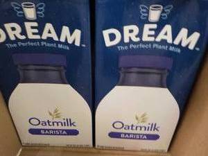 lot 133 image: 8 ct 64 oz Dream Oatmilk Barista Pl...