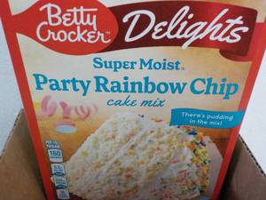 lot 172 image: 6 ct Betty Crocker Delights Party R...