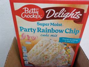 lot 176 image: 6 ct Betty Crocker Delights Party R...