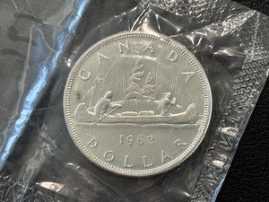 lot 146 image: 1962 Canada Silver Dollar BU