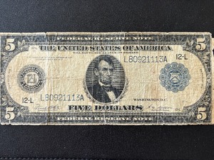lot 122 image: 1914 Blue Seal $5 Dollar Federal Reserve Note