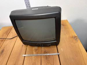lot 15-D2025 image: Vintage Sansui 2004 Model No. TVM1316E 13 TV. Front input video & audio (Analog WORKING) Sought After for Old Gaming Systems