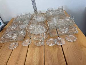 lot 36-D2025 image: Vintage Assorted Crystal Lunch Sets