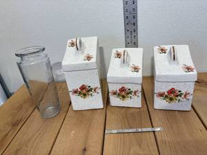 lot 5-D2025 image: Vintage 9 Vase, Ceramic Floral Tea, Coffee Sugar Set, 1970s, Thick glass vase