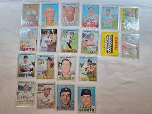 Lot of 20 Vintage Topps MLB Baseball Cards from 1967