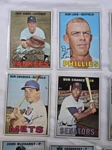 Lot of 20 Vintage Topps MLB Baseball Cards from 1967