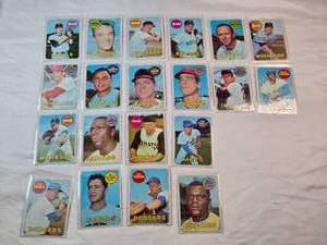 lot 24 image: Lot of 20 Vintage Topps Baseball Cards from 1969